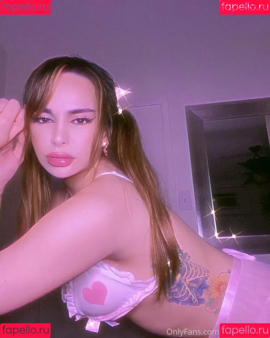 avianaviolet Onlyfans Photo Gallery 