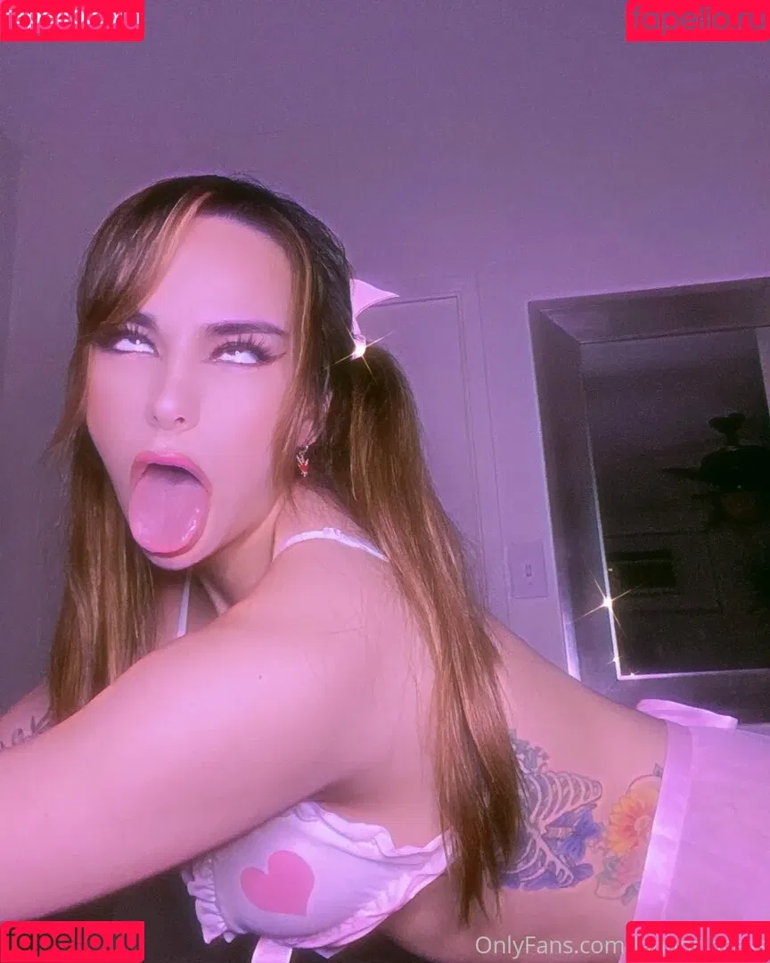 avianaviolet Onlyfans Photo Gallery 