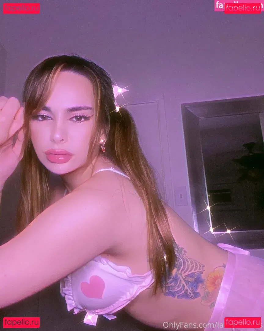 avianaviolet Onlyfans Photo Gallery 