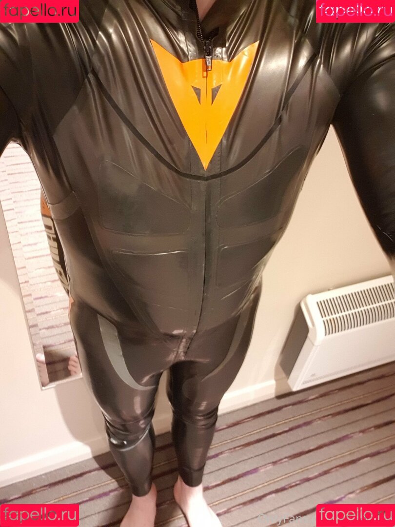 neonlatex Onlyfans Photo Gallery 