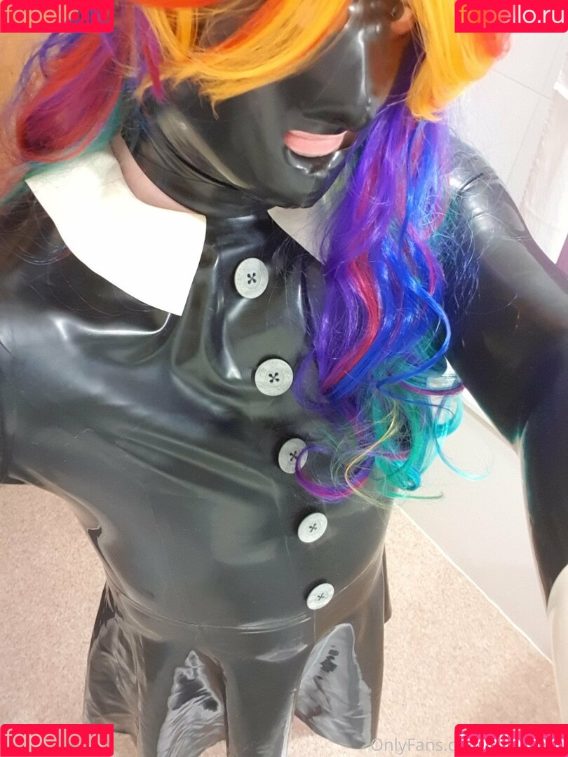 neonlatex Onlyfans Photo Gallery 