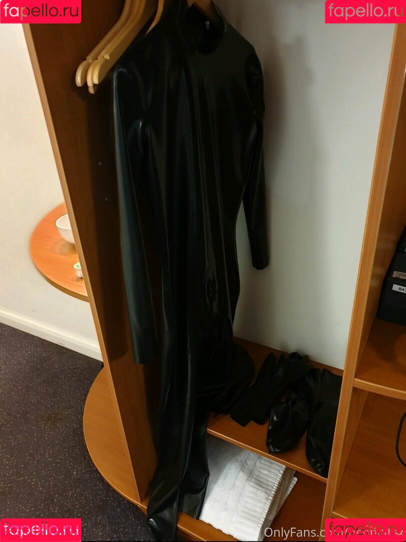 neonlatex Onlyfans Photo Gallery 