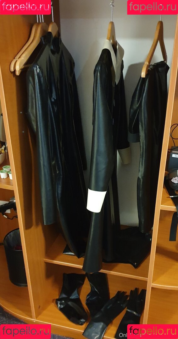 neonlatex Onlyfans Photo Gallery 