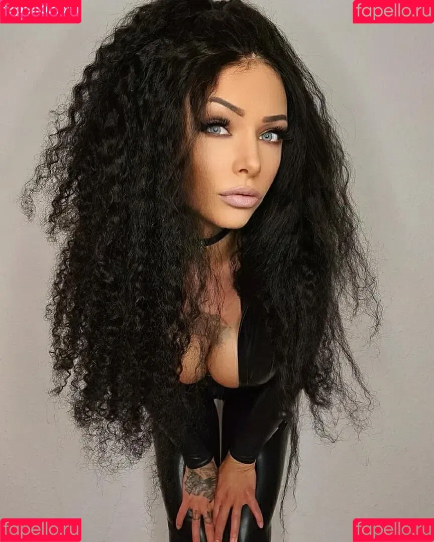 Tyra Kadney Onlyfans Photo Gallery 
