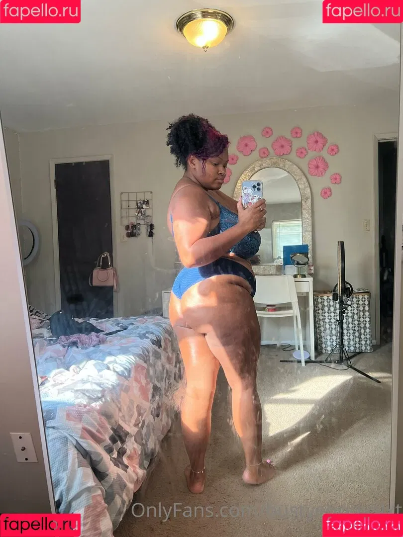bustyebonyslxt Onlyfans Photo Gallery 