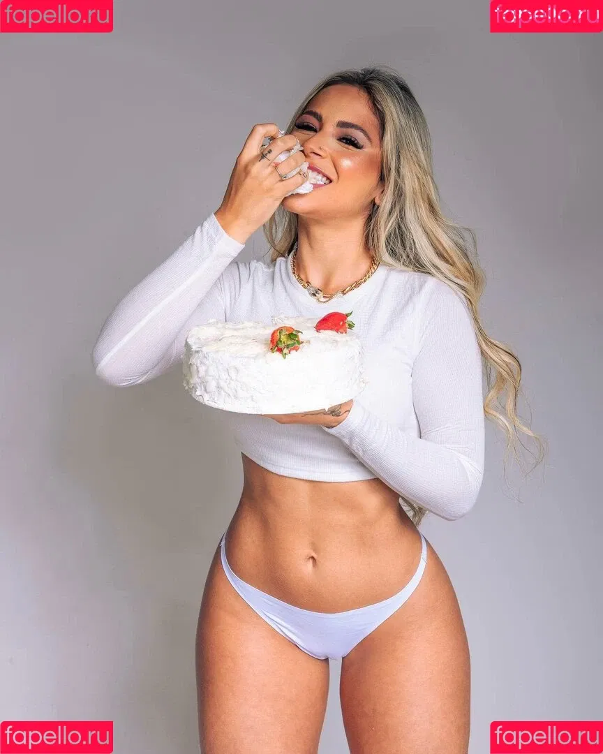 Nathalia Valente Onlyfans Photo Gallery 