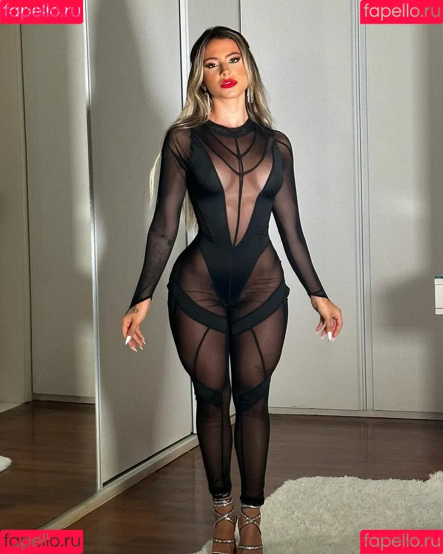 Nathalia Valente Onlyfans Photo Gallery 