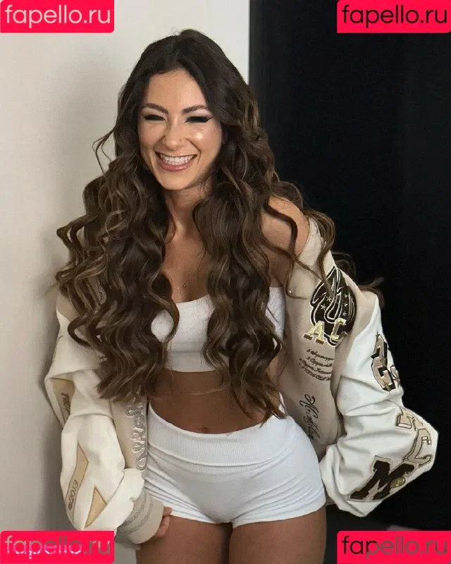Nathalia Valente Onlyfans Photo Gallery 