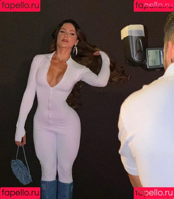 Nathalia Valente Onlyfans Photo Gallery 