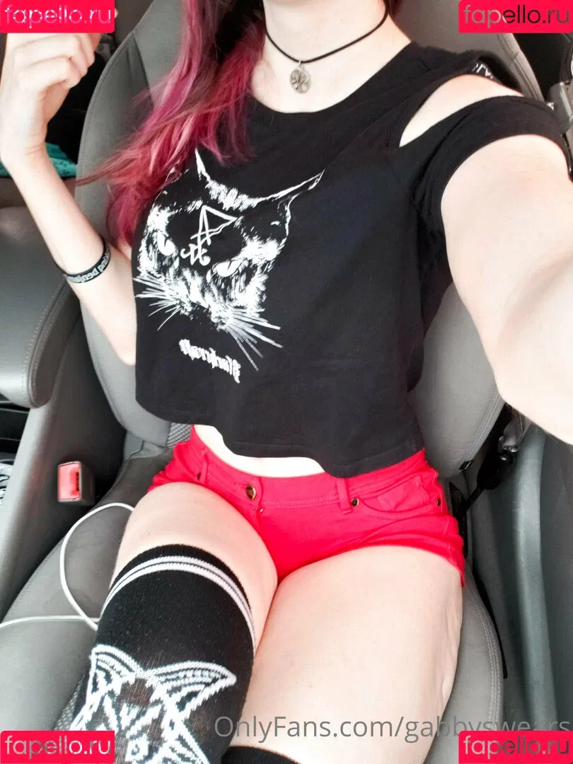 GabbySwears Onlyfans Photo Gallery 