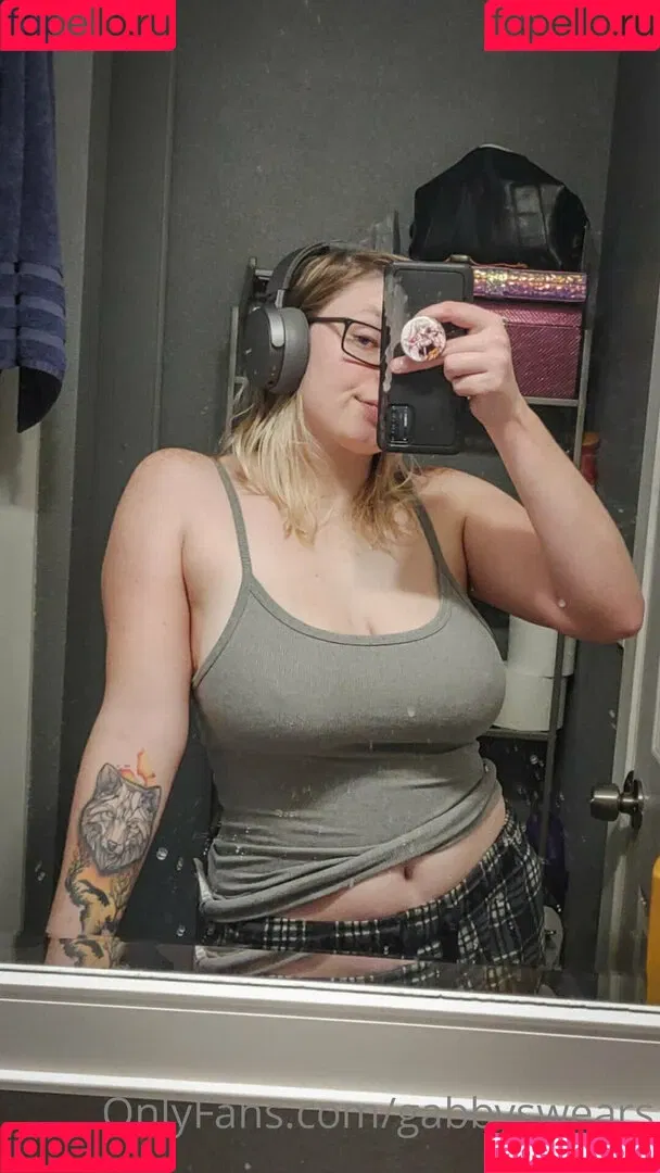 GabbySwears Onlyfans Photo Gallery 