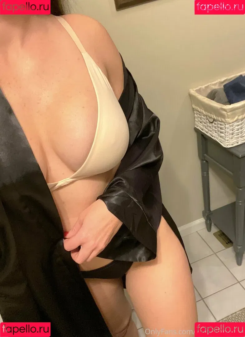 lauralaceyof Onlyfans Photo Gallery 