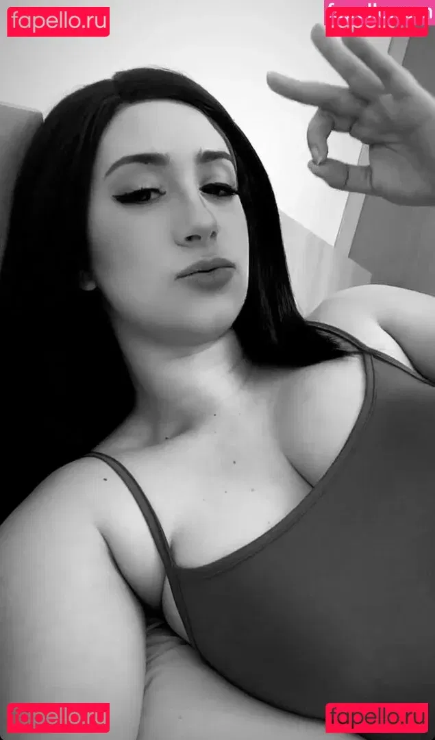 dgafbella Onlyfans Photo Gallery 