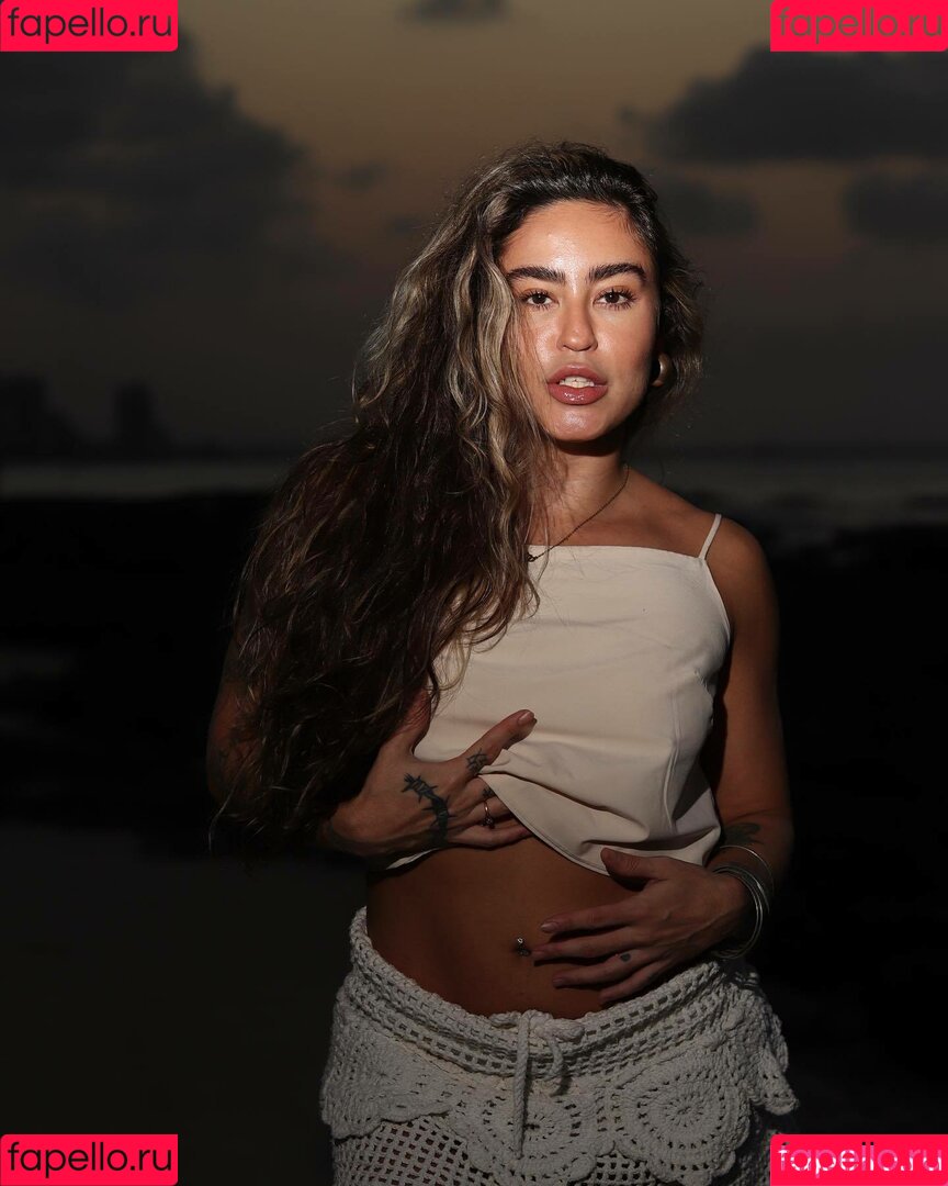 Amy Reis Onlyfans Photo Gallery 