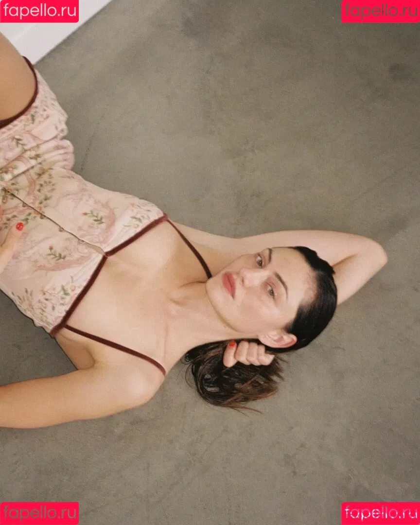 Phoebe Tonkin Onlyfans Photo Gallery 