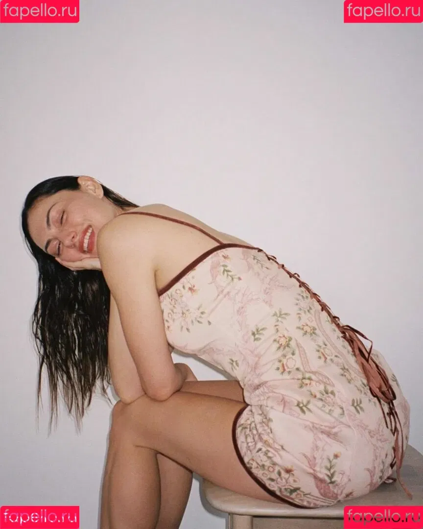 Phoebe Tonkin Onlyfans Photo Gallery 