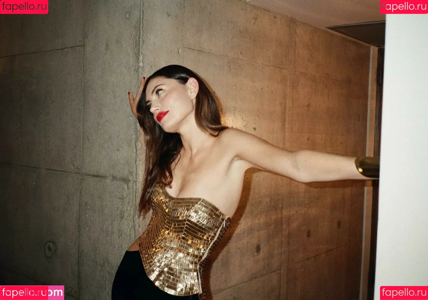 Phoebe Tonkin Onlyfans Photo Gallery 