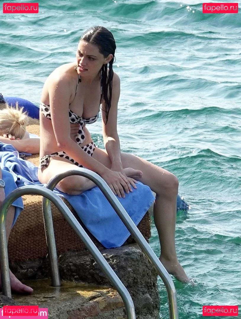 Phoebe Tonkin Onlyfans Photo Gallery 