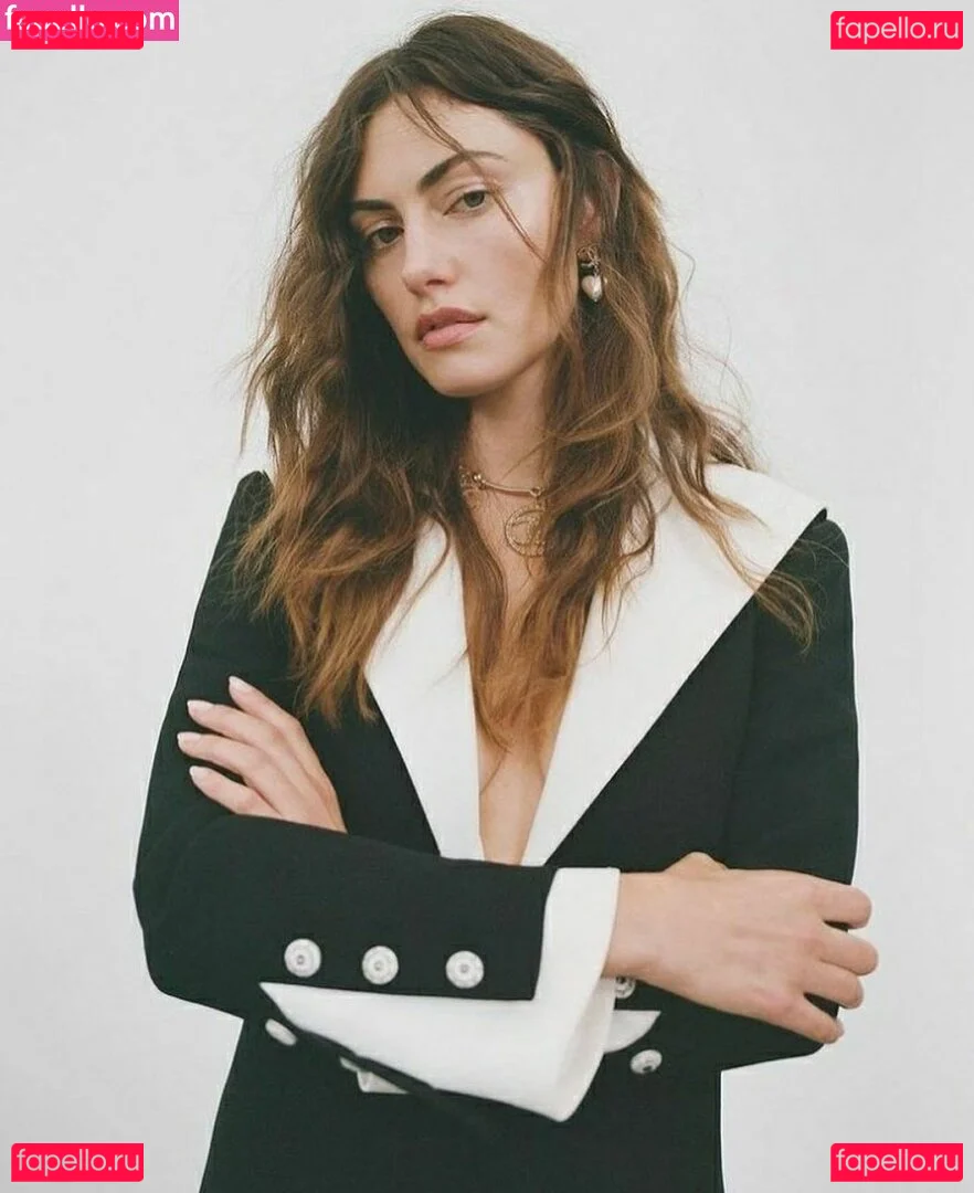 Phoebe Tonkin Onlyfans Photo Gallery 
