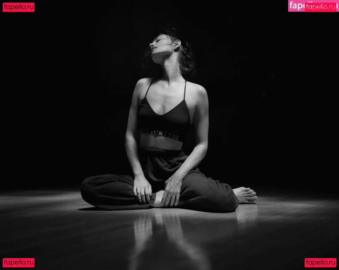 Phoebe Tonkin Onlyfans Photo Gallery 