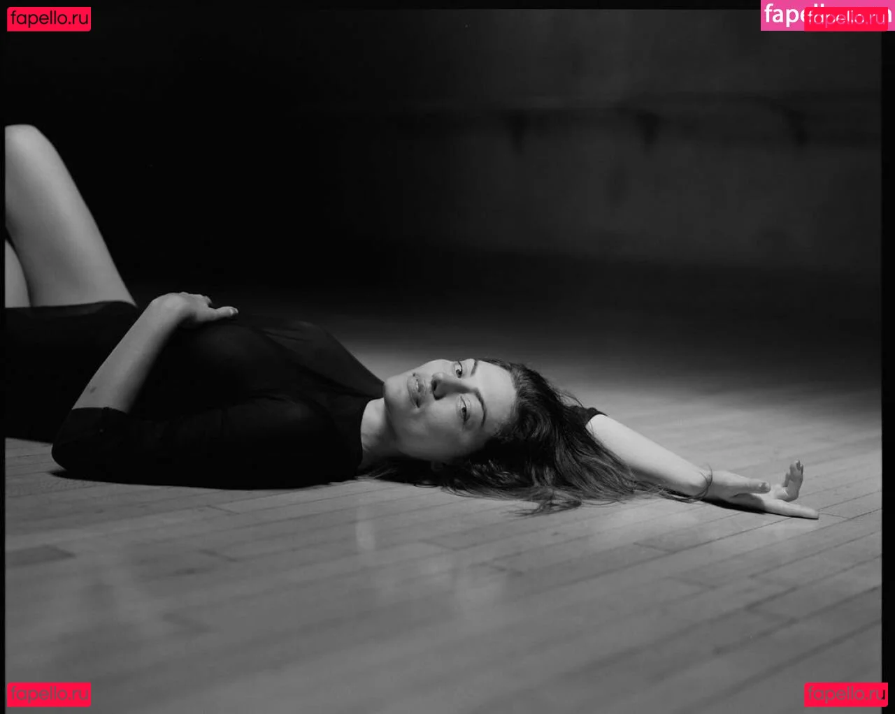 Phoebe Tonkin Onlyfans Photo Gallery 