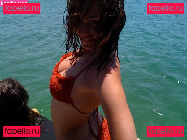 Phoebe Tonkin Onlyfans Photo Gallery 