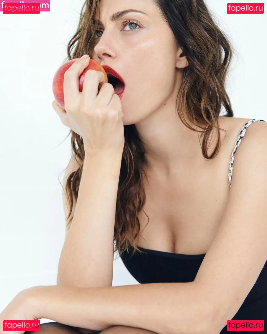 Phoebe Tonkin Onlyfans Photo Gallery 