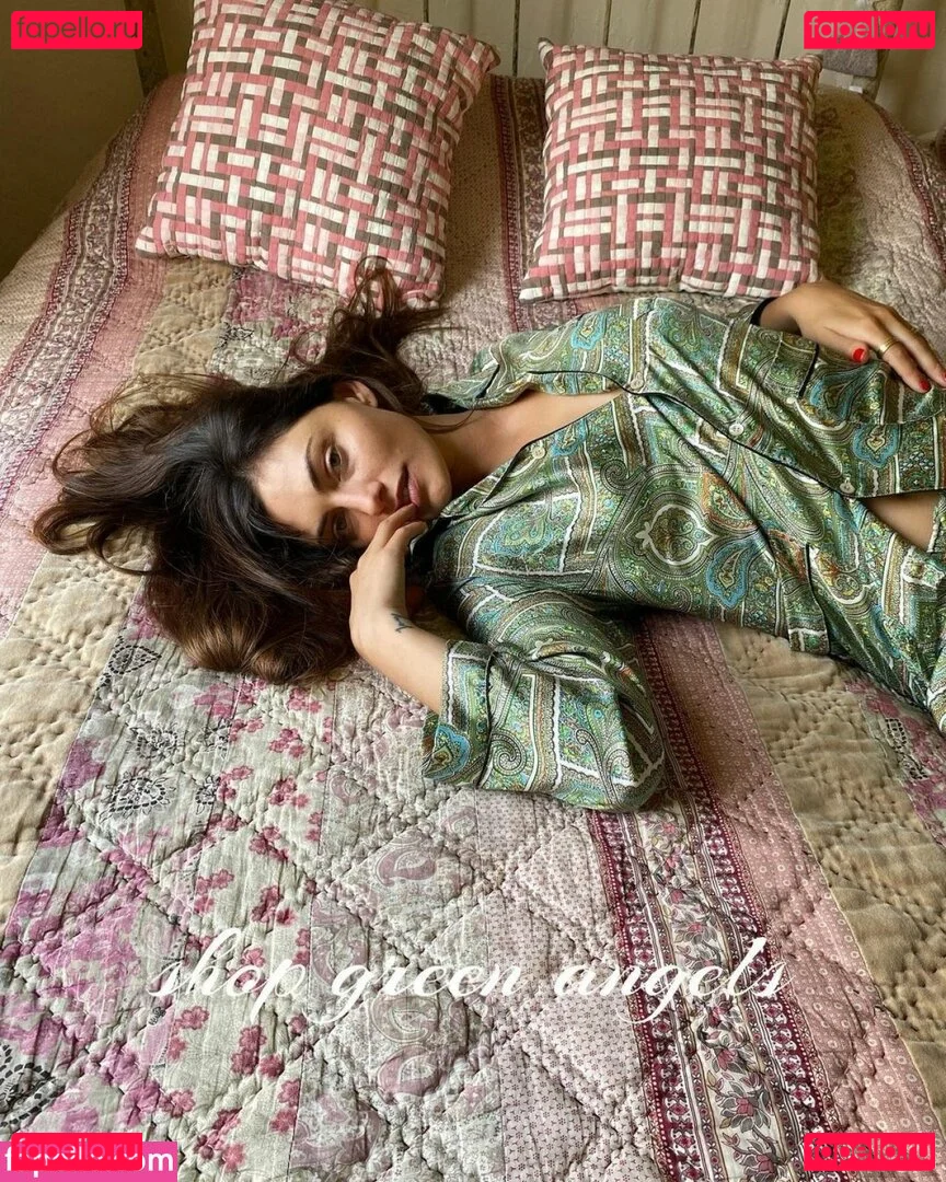 Phoebe Tonkin Onlyfans Photo Gallery 