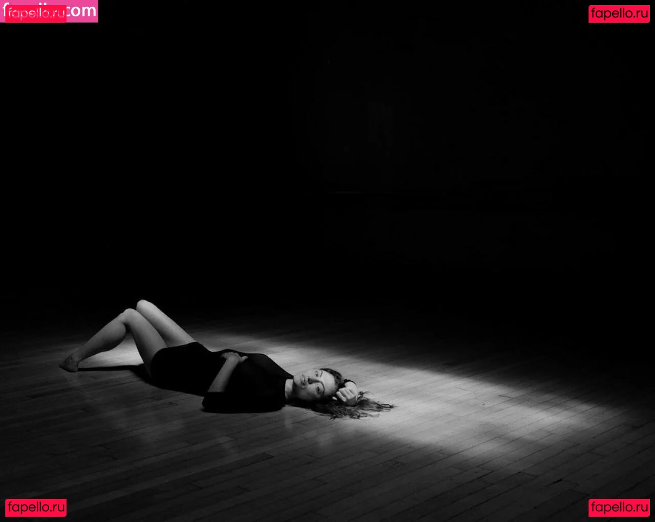 Phoebe Tonkin Onlyfans Photo Gallery 