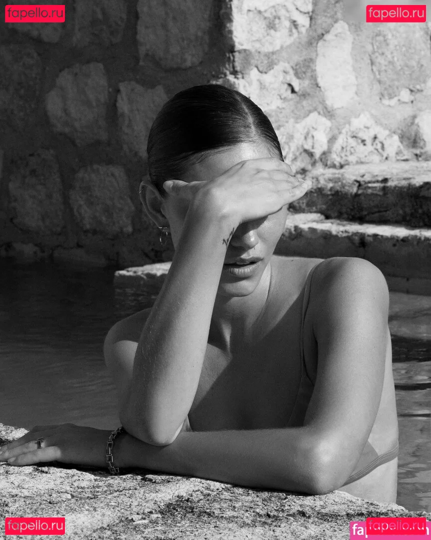 Phoebe Tonkin Onlyfans Photo Gallery 