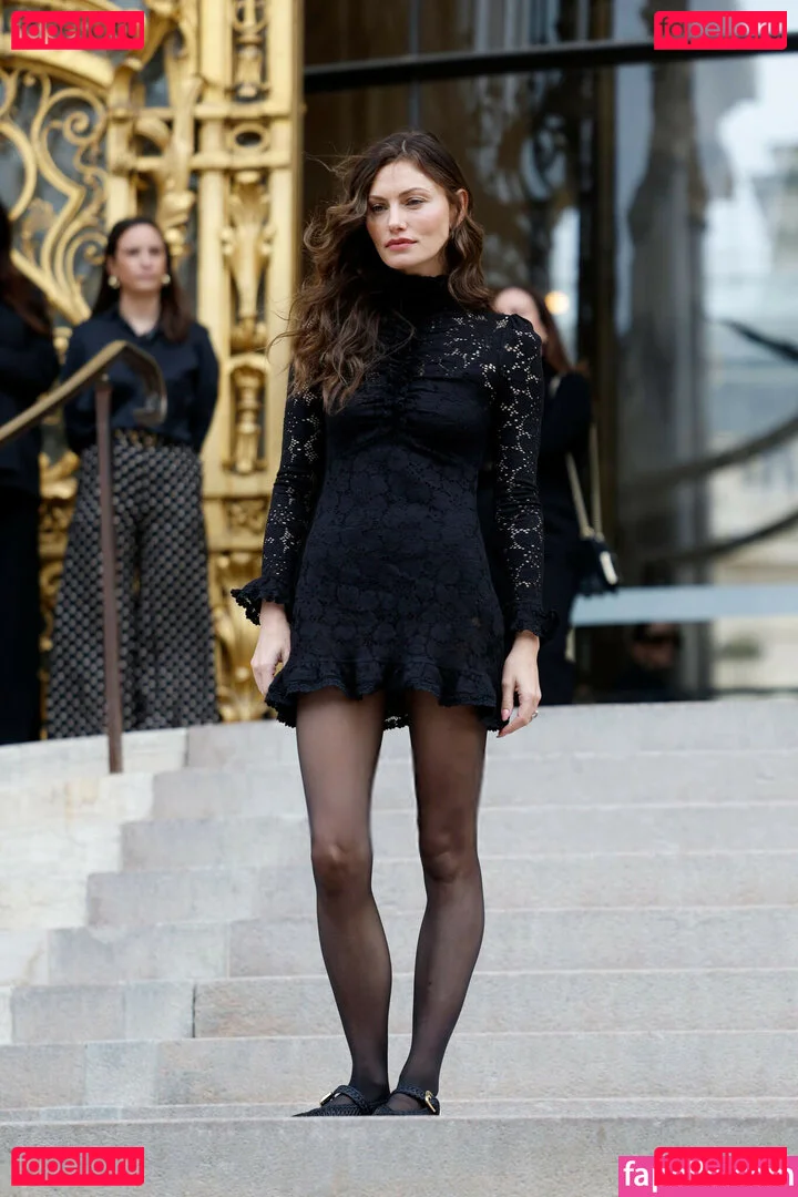 Phoebe Tonkin Onlyfans Photo Gallery 