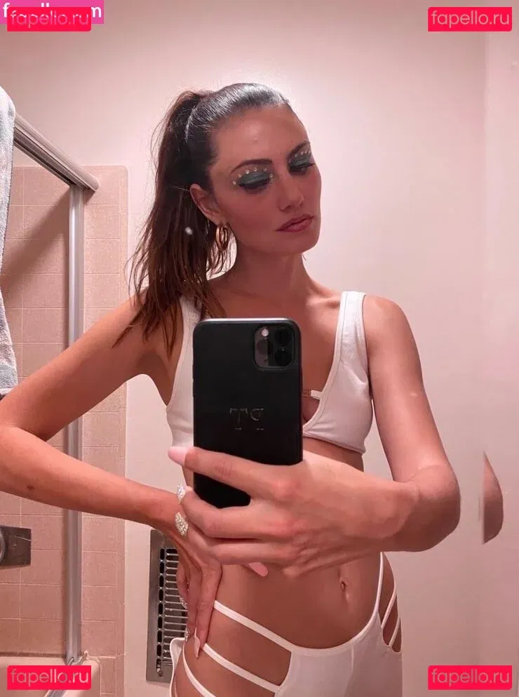 Phoebe Tonkin Onlyfans Photo Gallery 