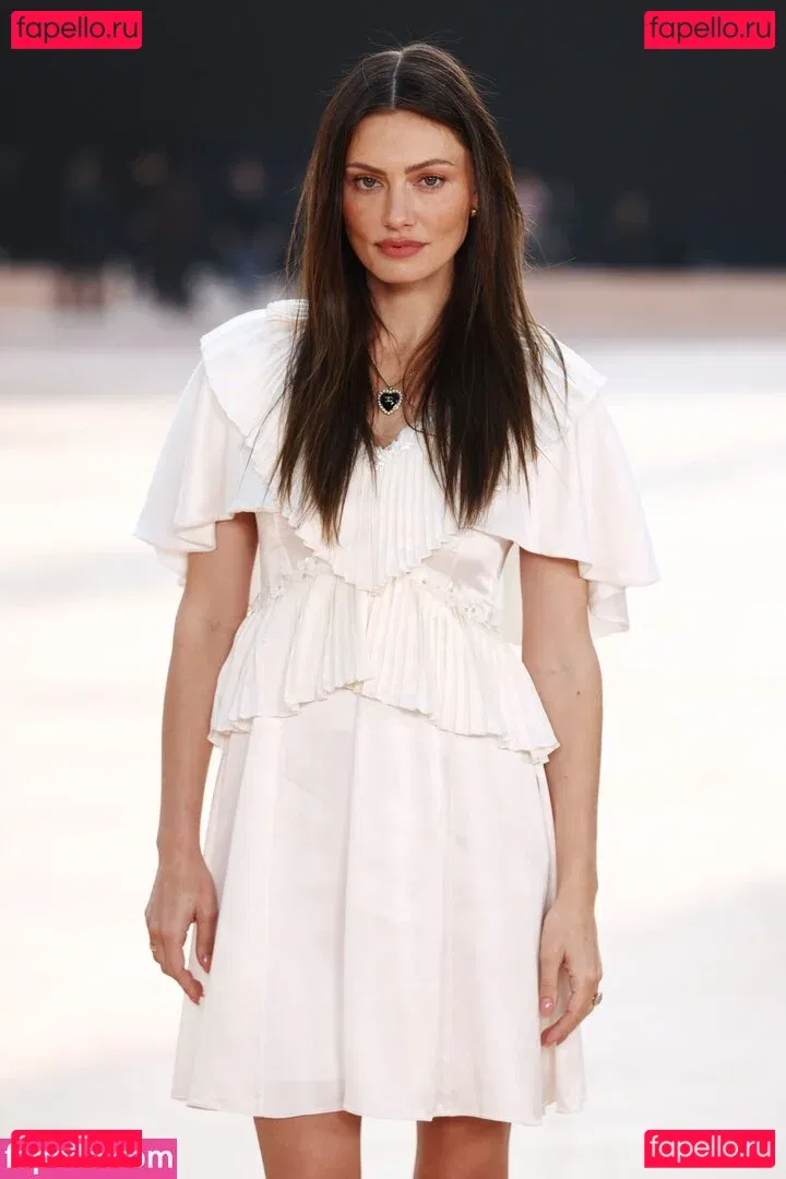 Phoebe Tonkin Onlyfans Photo Gallery 