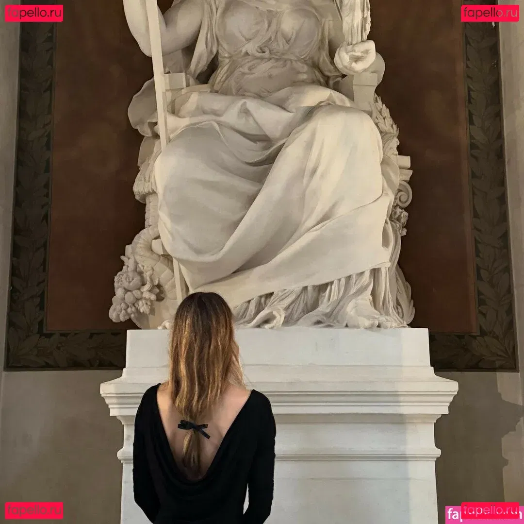 Phoebe Tonkin Onlyfans Photo Gallery 