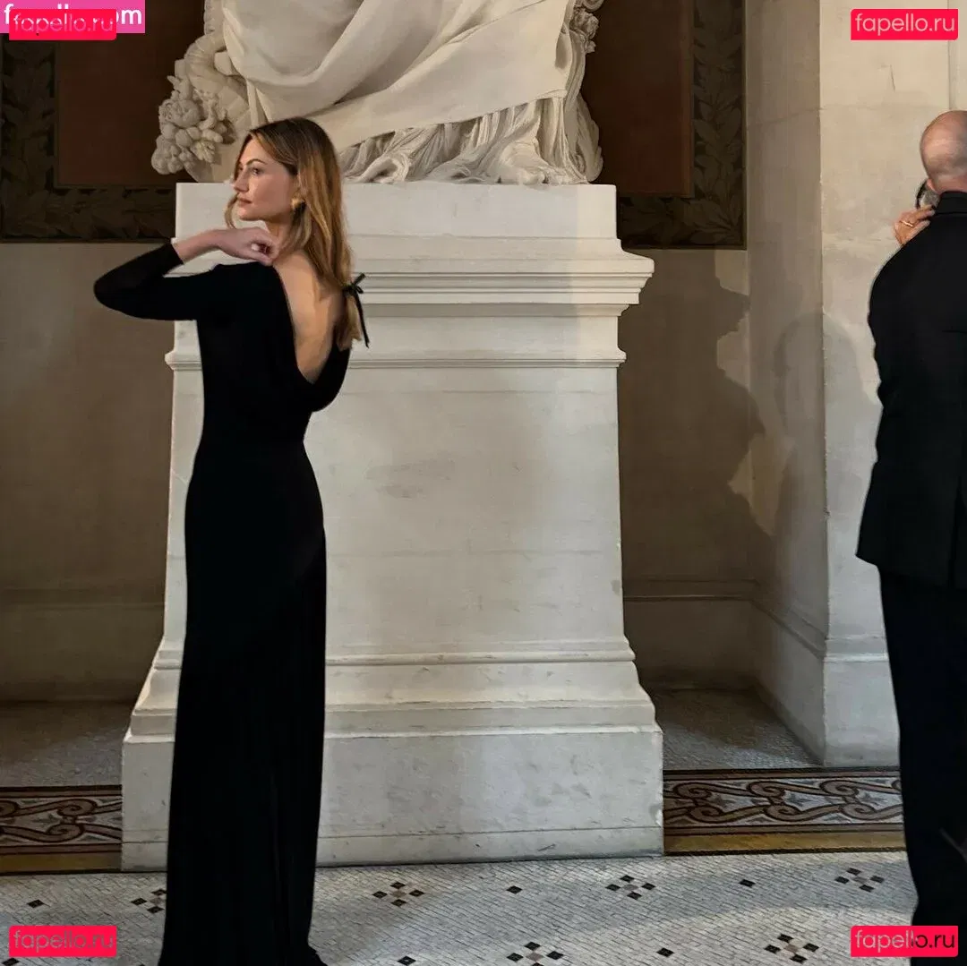 Phoebe Tonkin Onlyfans Photo Gallery 