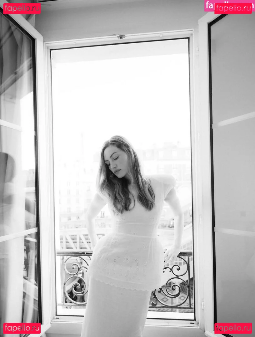 Phoebe Tonkin Onlyfans Photo Gallery 