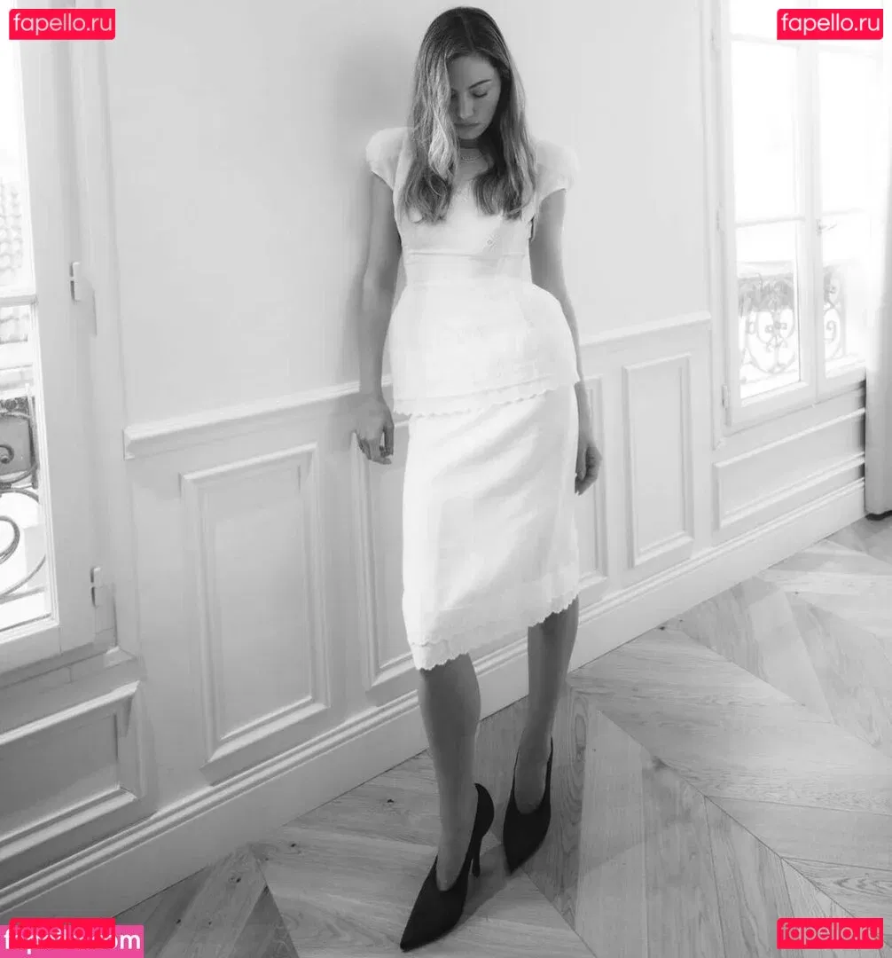 Phoebe Tonkin Onlyfans Photo Gallery 