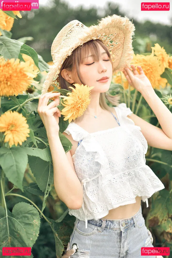 eeelyeee Onlyfans Photo Gallery 