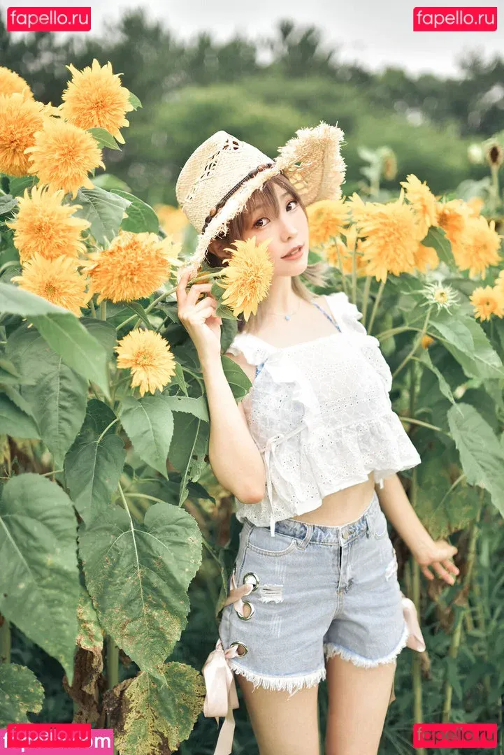 eeelyeee Onlyfans Photo Gallery 