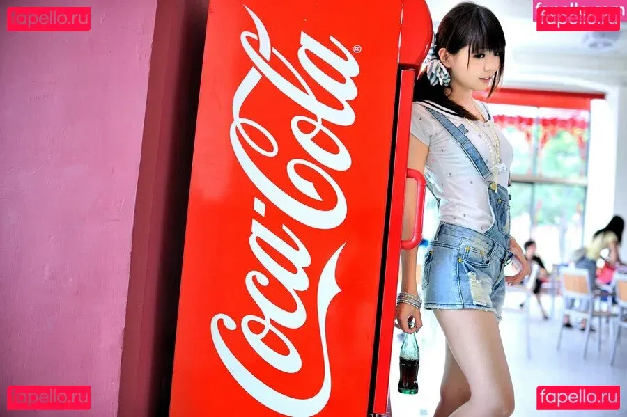 eeelyeee Onlyfans Photo Gallery 