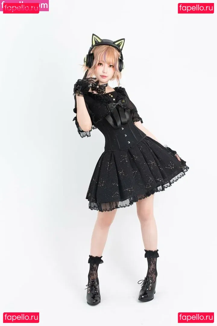 eeelyeee Onlyfans Photo Gallery 