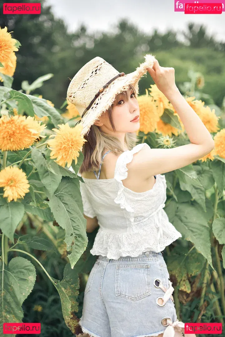 eeelyeee Onlyfans Photo Gallery 