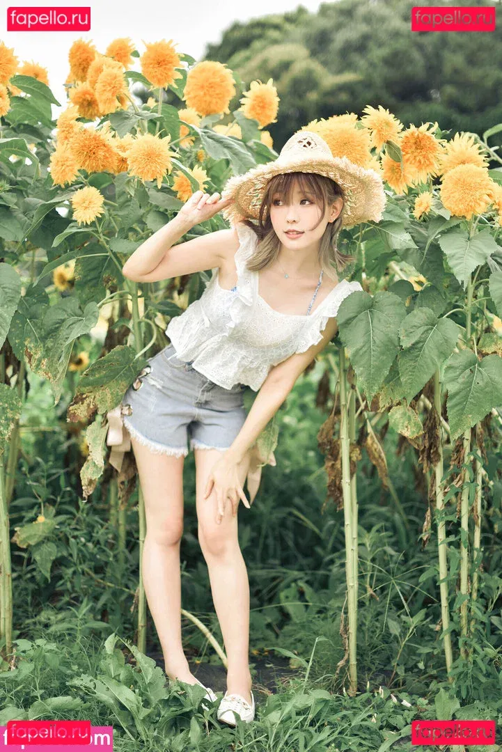 eeelyeee Onlyfans Photo Gallery 