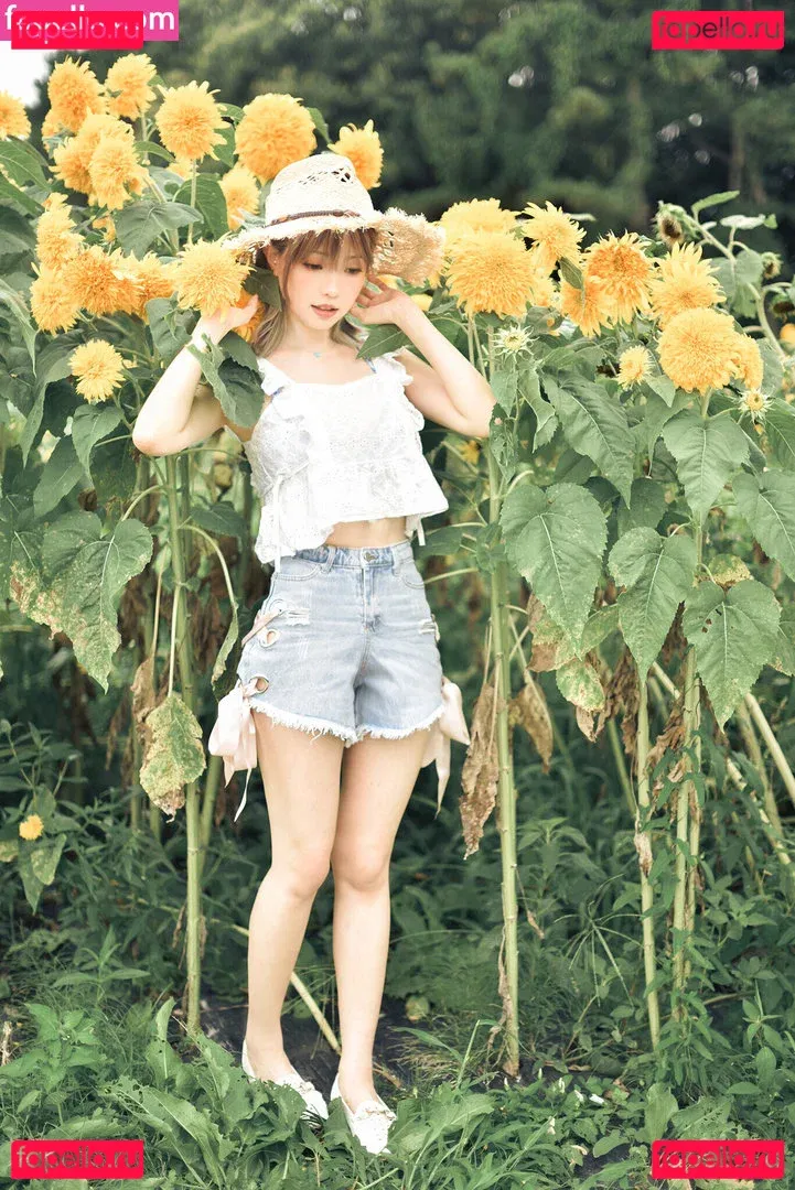 eeelyeee Onlyfans Photo Gallery 