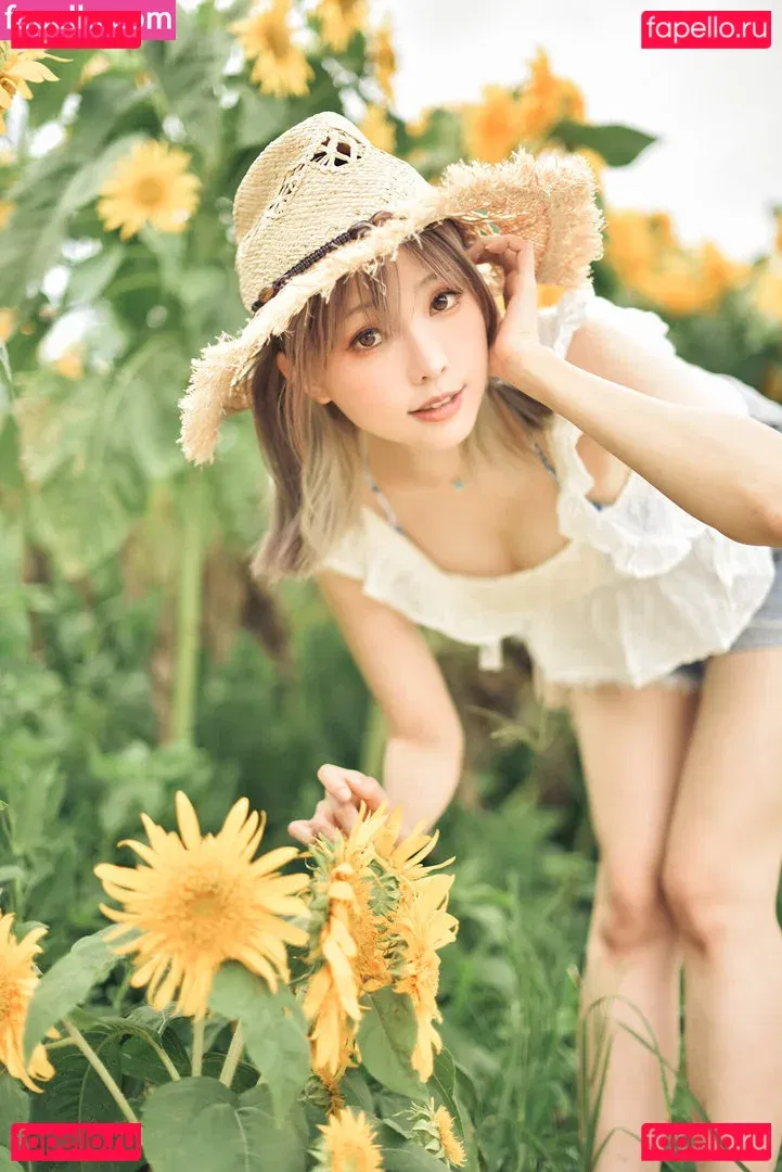 eeelyeee Onlyfans Photo Gallery 