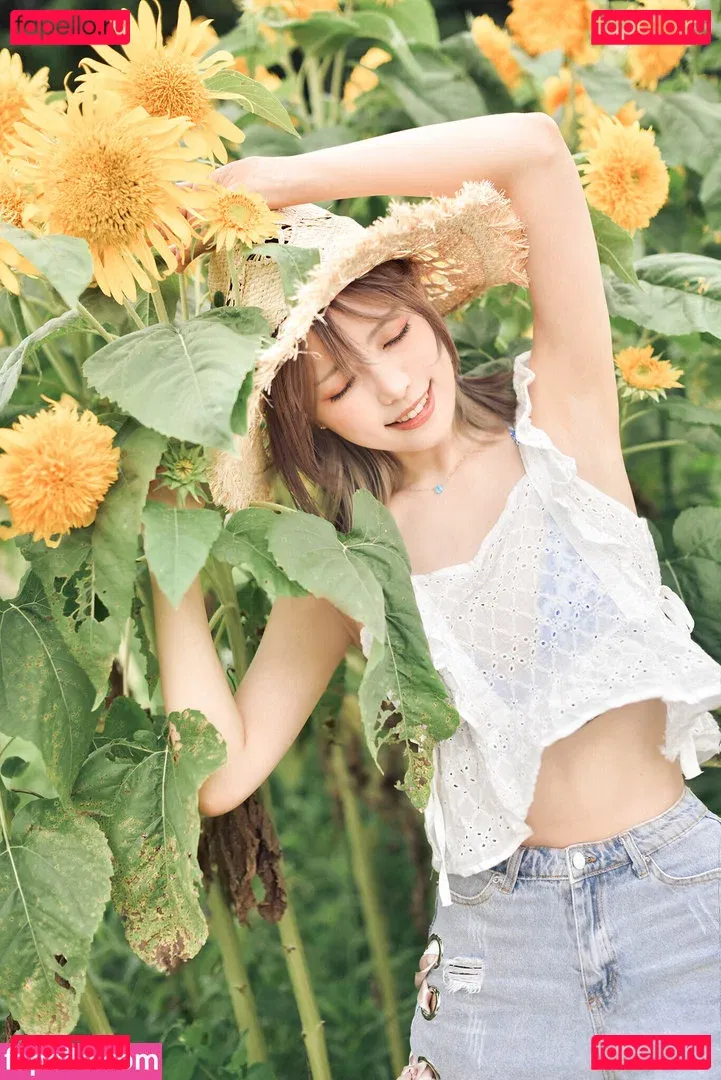 eeelyeee Onlyfans Photo Gallery 