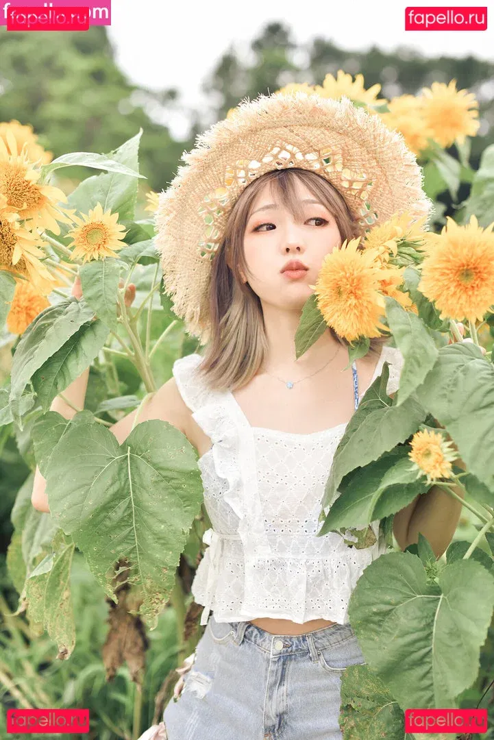 eeelyeee Onlyfans Photo Gallery 