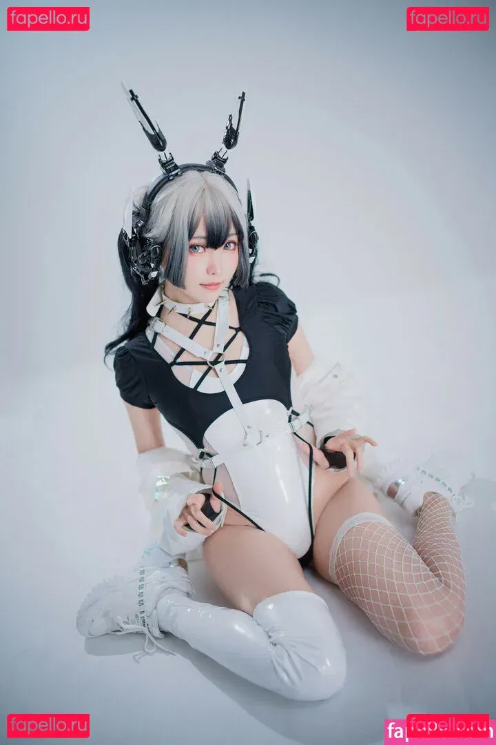 eeelyeee Onlyfans Photo Gallery 