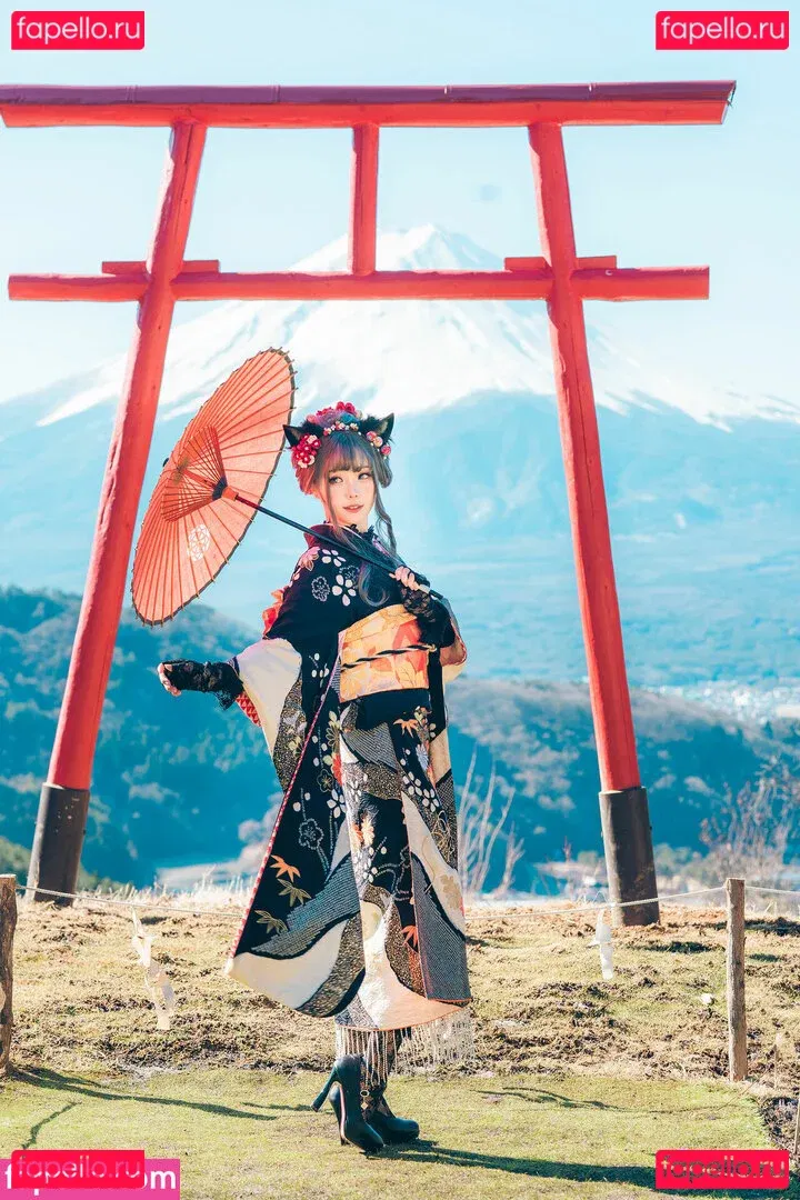 eeelyeee Onlyfans Photo Gallery 