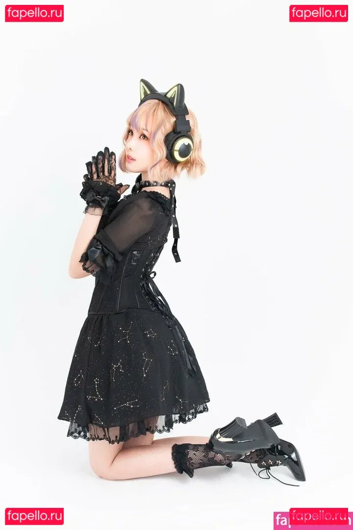 eeelyeee Onlyfans Photo Gallery 